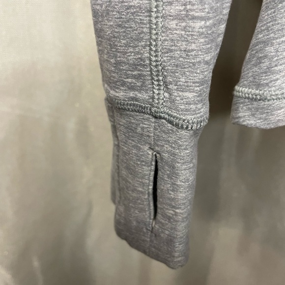 Lululemon Grey 1/2 Zip Pullover small- medium - Picture 5 of 5